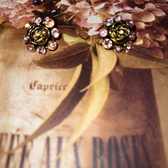 Avon vintage Gold plated earrings with pink CZ diamond studded earrings - Picture 10 of 13